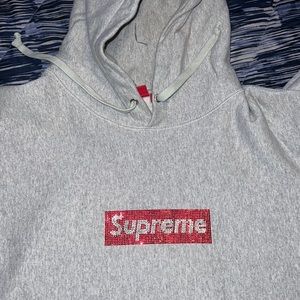 Supreme box logo